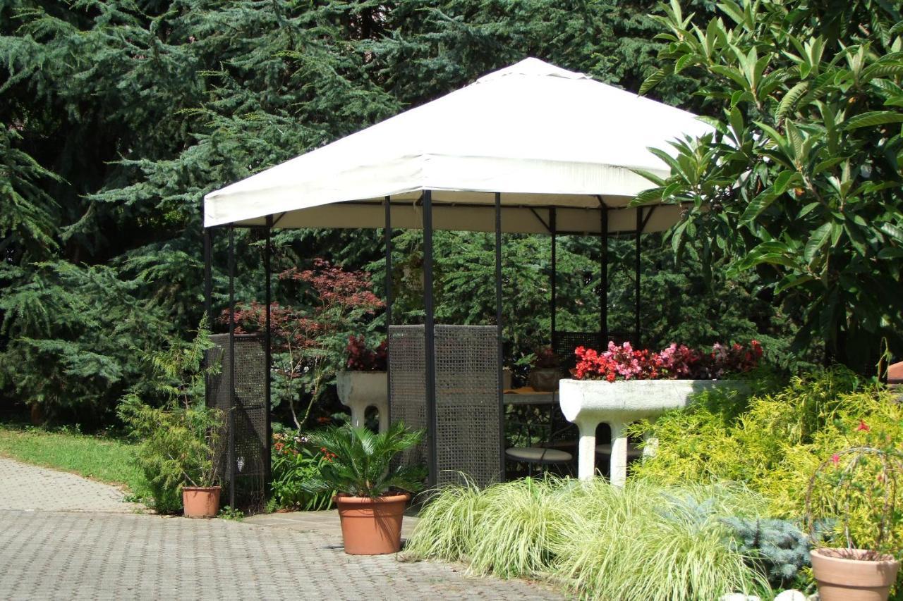 Monolocali In Casa Con Giardino Bellagio Apartamento Exterior foto